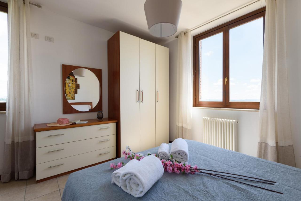 Ferienwohnung Luglie 360° Panoramic Terrace Siena Exterior foto